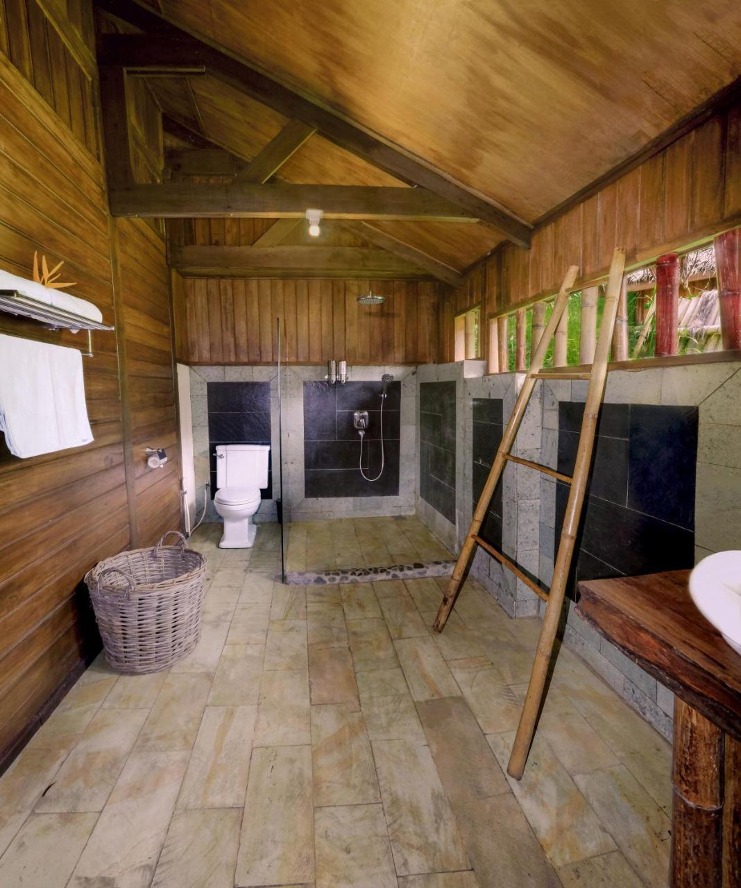 จันจิ เลาต์ รีสอร์ต Hotel Tanahwangko ภายนอก รูปภาพ