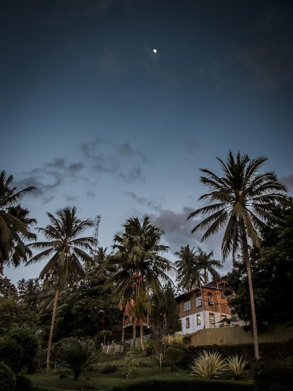 จันจิ เลาต์ รีสอร์ต Hotel Tanahwangko ภายนอก รูปภาพ